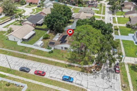 House in Brandon, Florida 3 bedrooms, 140.19 sq.m. № 2150707 - photo 11