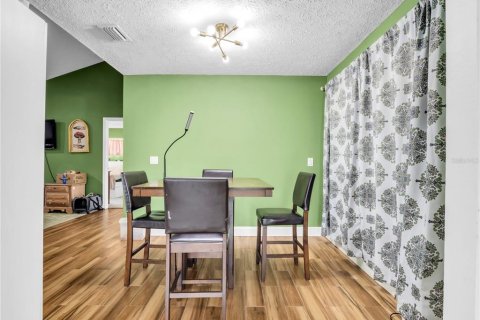 House in Brandon, Florida 3 bedrooms, 140.19 sq.m. № 2150707 - photo 24