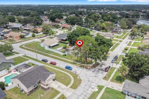 House in Brandon, Florida 3 bedrooms, 140.19 sq.m. № 2150707 - photo 12