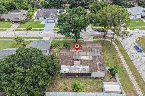 House in Brandon, Florida 3 bedrooms, 140.19 sq.m. № 2150707 - photo 8