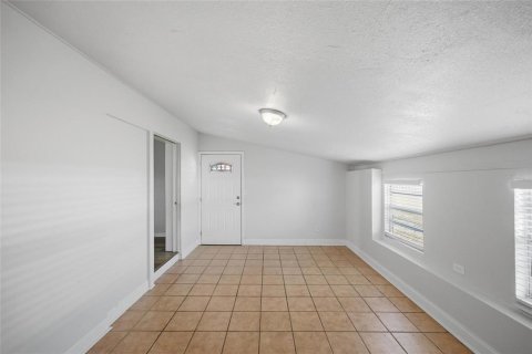 House in Tampa, Florida 4 bedrooms, 172.61 sq.m. № 2202370 - photo 20