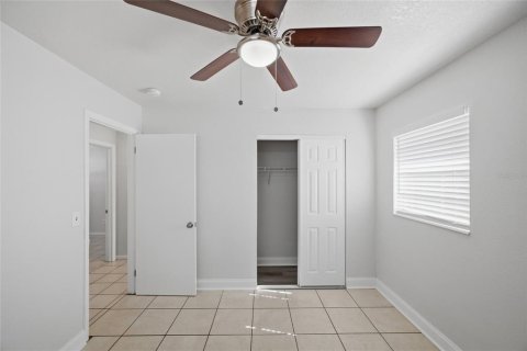 House in Tampa, Florida 4 bedrooms, 172.61 sq.m. № 2202370 - photo 27
