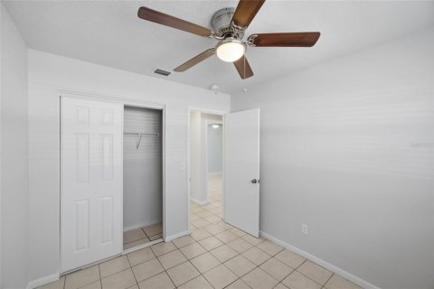 House in Tampa, Florida 4 bedrooms, 172.61 sq.m. № 2202370 - photo 22