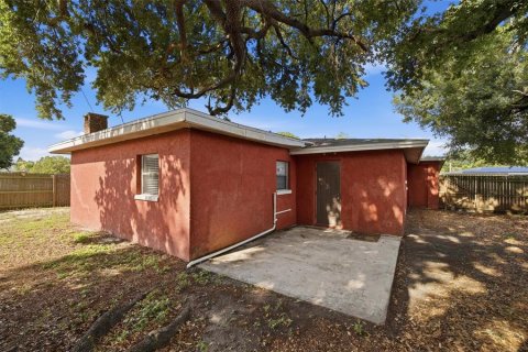 House in Tampa, Florida 4 bedrooms, 172.61 sq.m. № 2202370 - photo 29