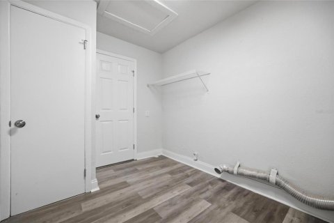 House in Tampa, Florida 4 bedrooms, 172.61 sq.m. № 2202370 - photo 28