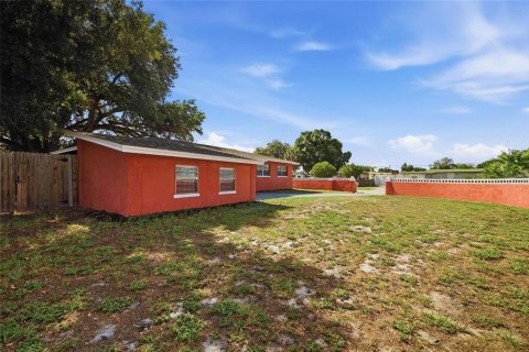 House in Tampa, Florida 4 bedrooms, 172.61 sq.m. № 2202370 - photo 30