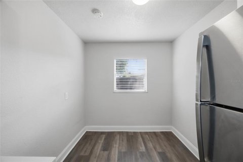 House in Tampa, Florida 4 bedrooms, 172.61 sq.m. № 2202370 - photo 7