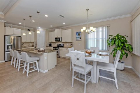 House in Venice, Florida 3 bedrooms, 184.32 sq.m. № 2395895 - photo 10