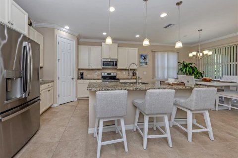 House in Venice, Florida 3 bedrooms, 184.32 sq.m. № 2395895 - photo 6