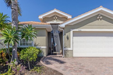House in Venice, Florida 3 bedrooms, 184.32 sq.m. № 2395895 - photo 29