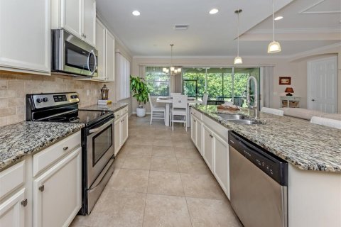 House in Venice, Florida 3 bedrooms, 184.32 sq.m. № 2395895 - photo 4