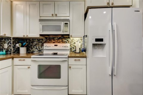Copropriété à louer à Clearwater, Floride: 1 chambre, 83.61 m2 № 1717643 - photo 5