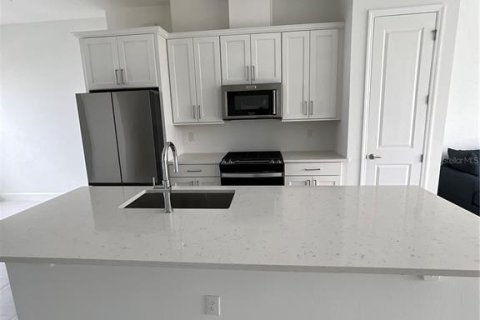 Townhouse in Orlando, Florida 4 bedrooms, 165.37 sq.m. № 1904362 - photo 5