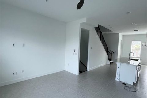 Townhouse in Orlando, Florida 4 bedrooms, 165.37 sq.m. № 1904362 - photo 7