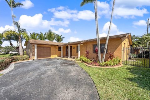 Casa en venta en Cutler Bay, Florida, 3 dormitorios, 154.78 m2 № 2271129 - foto 3