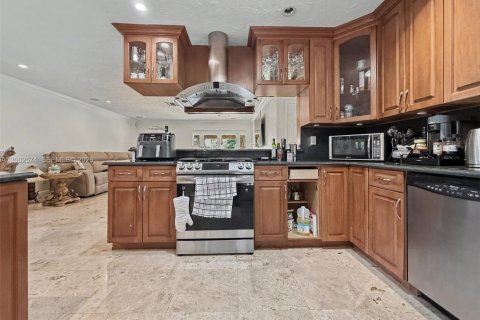 Casa en venta en Cutler Bay, Florida, 3 dormitorios, 154.78 m2 № 2271129 - foto 9