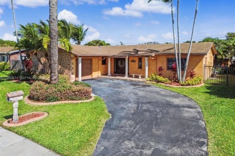 Casa en venta en Cutler Bay, Florida, 3 dormitorios, 154.78 m2 № 2271129 - foto 2