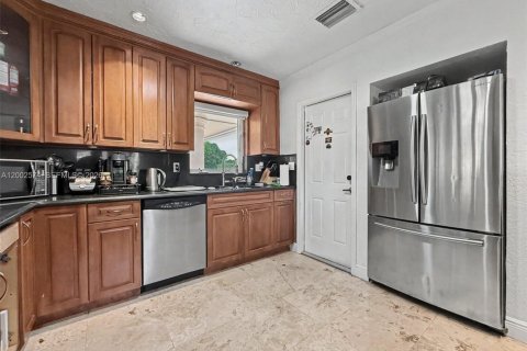 Casa en venta en Cutler Bay, Florida, 3 dormitorios, 154.78 m2 № 2271129 - foto 7