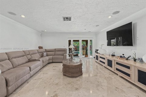 Casa en venta en Cutler Bay, Florida, 3 dormitorios, 154.78 m2 № 2271129 - foto 12