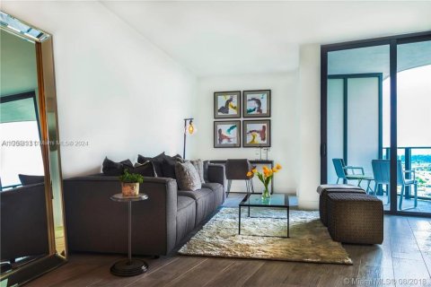 Condo in Miami, Florida, 1 bedroom  № 1871438 - photo 2