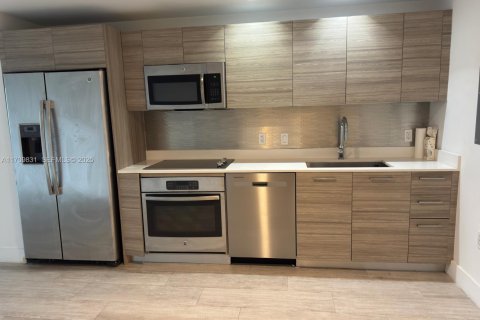 Condo in Miami, Florida, 1 bedroom  № 1871438 - photo 19