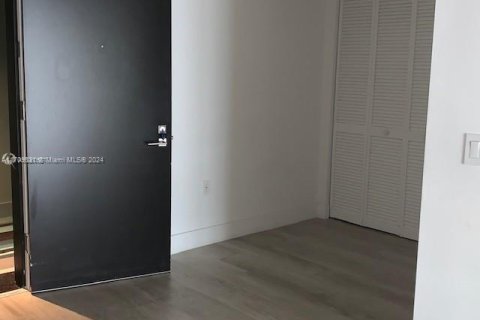 Condo in Miami, Florida, 1 bedroom  № 1871438 - photo 12