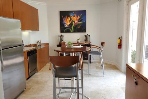 Condo in Juno Beach, Florida, 2 bedrooms  № 680639 - photo 1