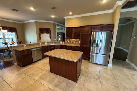 House in The Villages, Florida 3 bedrooms, 253.16 sq.m. № 1538301 - photo 7