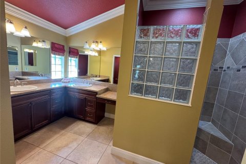 House in The Villages, Florida 3 bedrooms, 253.16 sq.m. № 1538301 - photo 15