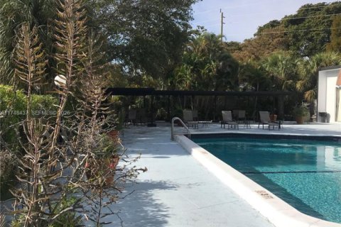 Condo in North Miami Beach, Florida, 1 bedroom № 2300569 - photo 17