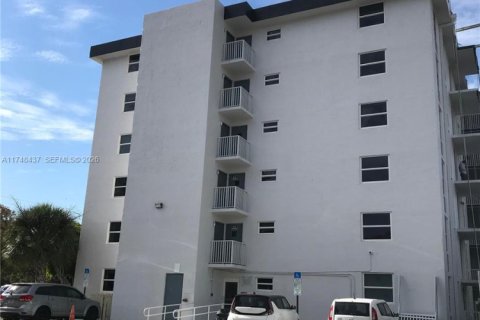 Condo in North Miami Beach, Florida, 1 bedroom № 2300569 - photo 19