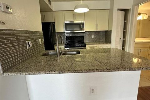 Condominio en alquiler en Kissimmee, Florida, 2 dormitorios, 95.32 m2 № 2224650 - foto 7