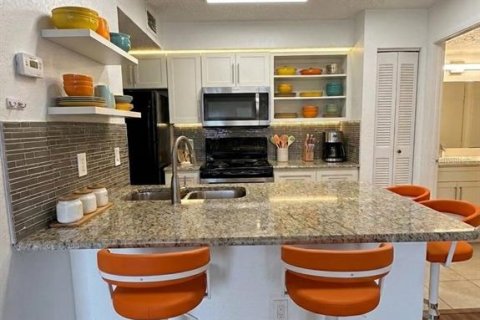 Condominio en alquiler en Kissimmee, Florida, 2 dormitorios, 95.32 m2 № 2224650 - foto 8