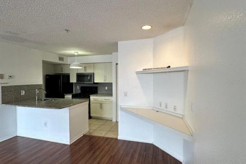 Condominio en alquiler en Kissimmee, Florida, 2 dormitorios, 95.32 m2 № 2224650 - foto 3