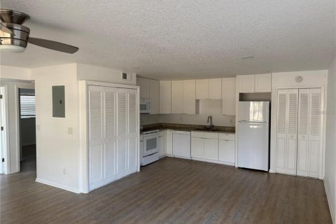 Appartement à louer à Clermont, Floride: 2 chambres, 82.13 m2 № 2430421 - photo 4