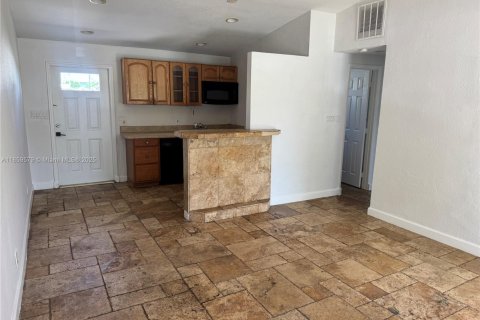 Villa ou maison à vendre à Fort Lauderdale, Floride: 2 chambres, 91.42 m2 № 1889311 - photo 5