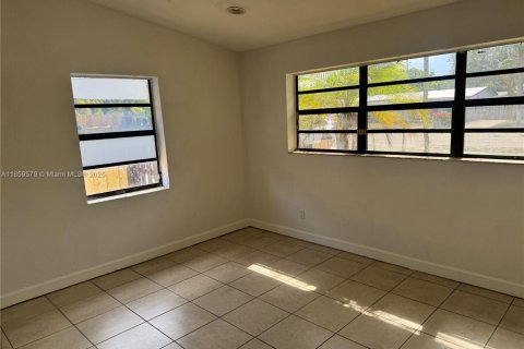 Villa ou maison à vendre à Fort Lauderdale, Floride: 2 chambres, 91.42 m2 № 1889311 - photo 15
