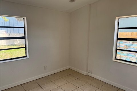 Villa ou maison à vendre à Fort Lauderdale, Floride: 2 chambres, 91.42 m2 № 1889311 - photo 14
