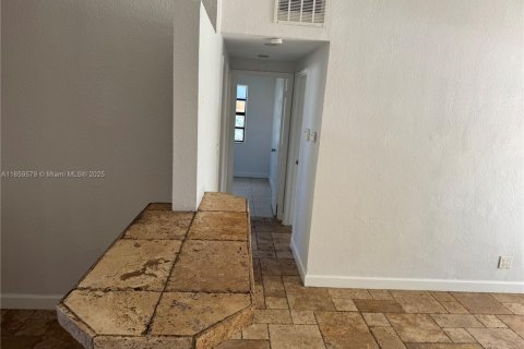 Villa ou maison à vendre à Fort Lauderdale, Floride: 2 chambres, 91.42 m2 № 1889311 - photo 11