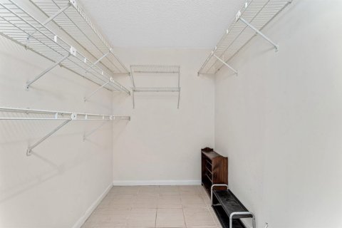 Condo in Coconut Creek, Florida, 2 bedrooms  № 2251938 - photo 19