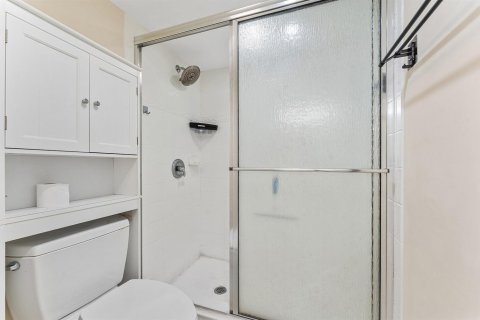 Condo in Coconut Creek, Florida, 2 bedrooms  № 2251938 - photo 22