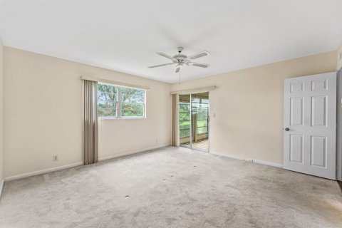 Condo in Coconut Creek, Florida, 2 bedrooms  № 2251938 - photo 18
