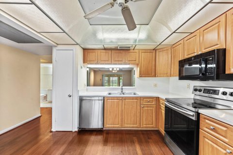 Condo in Coconut Creek, Florida, 2 bedrooms  № 2251938 - photo 10