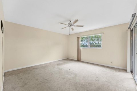 Condo in Coconut Creek, Florida, 2 bedrooms  № 2251938 - photo 16