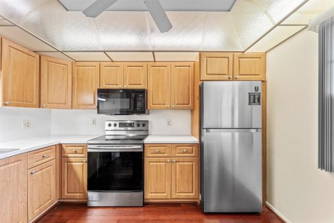 Condo in Coconut Creek, Florida, 2 bedrooms  № 2251938 - photo 7