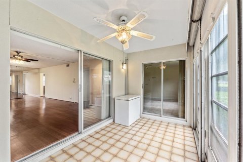 Condo in Coconut Creek, Florida, 2 bedrooms  № 2251938 - photo 28