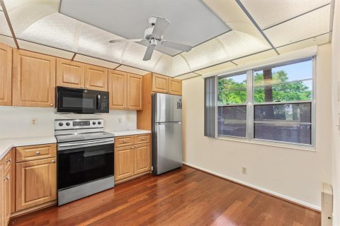 Condo in Coconut Creek, Florida, 2 bedrooms  № 2251938 - photo 8