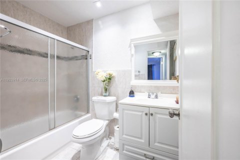 Condominio en venta en Sunrise, Florida, 2 dormitorios, 78.97 m2 № 1992297 - foto 12