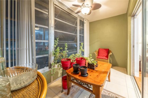 Condominio en venta en Sunrise, Florida, 2 dormitorios, 78.97 m2 № 1992297 - foto 13