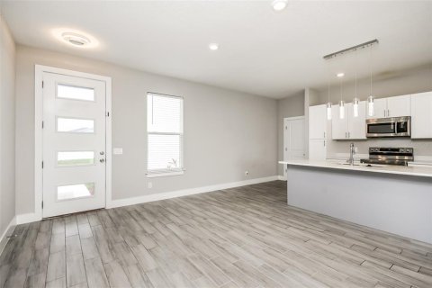 Casa en alquiler en Kissimmee, Florida, 4 dormitorios, 149.11 m2 № 2112984 - foto 3
